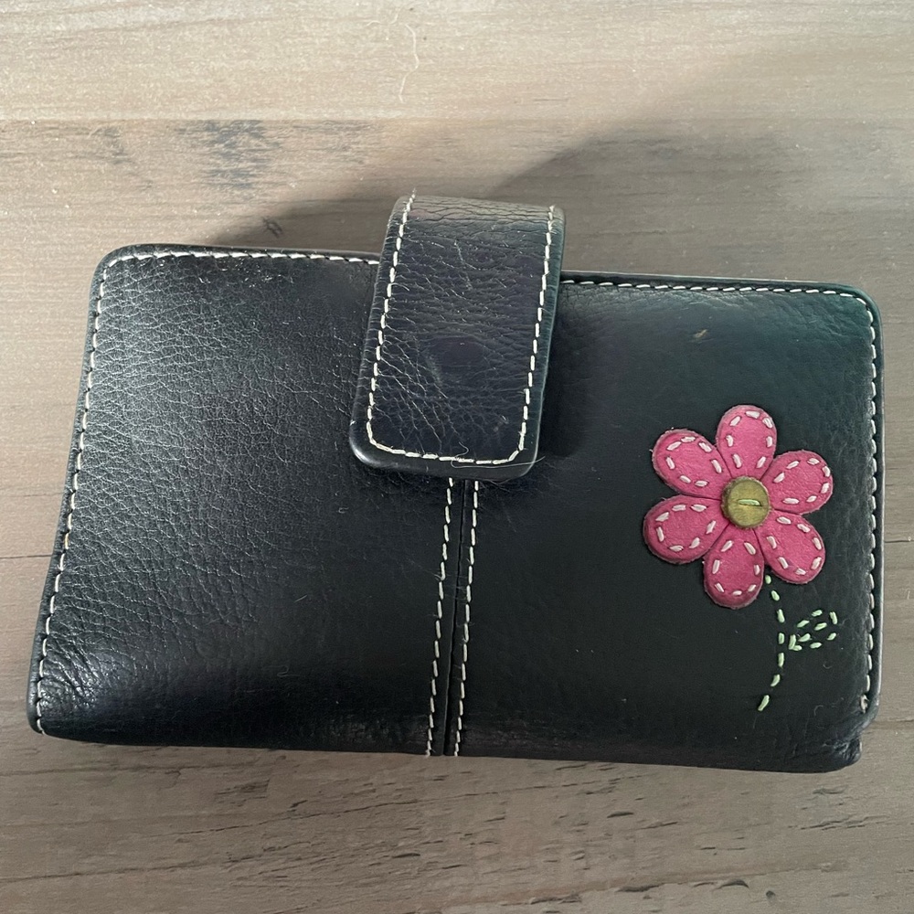 Vintage Fossil leather wallet with flower, trifold